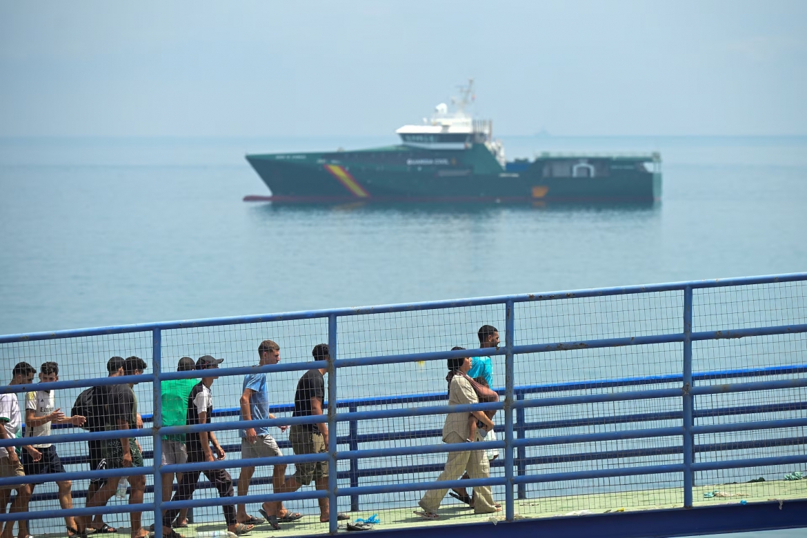 ceuta-nhap-cu_1.jpg