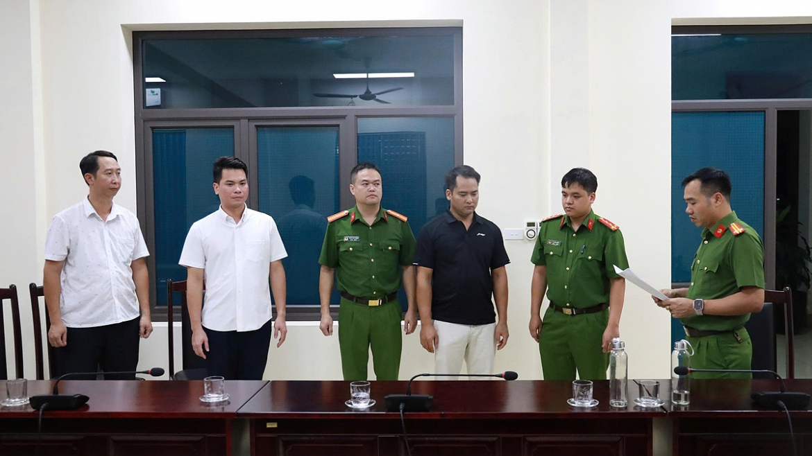co-quan-csdt-ra-quyet-dinh-khoi-to-bi-can-va-thi-hanh-lenh-bat-bi-can-de-tam-giam-doi-voi-nguyen-van-anh-ao-den.jpg