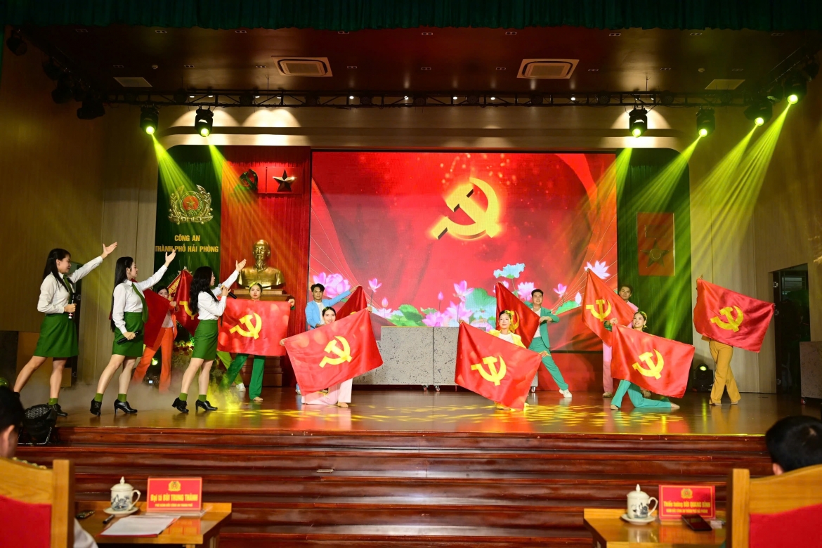 cong-an-hai-phong-70-nam-cong-an-kinh-te6.jpg