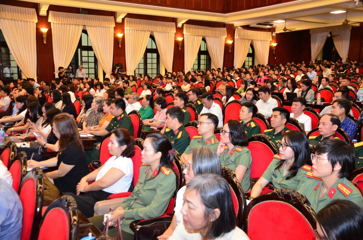 dai-bieu-.jpg