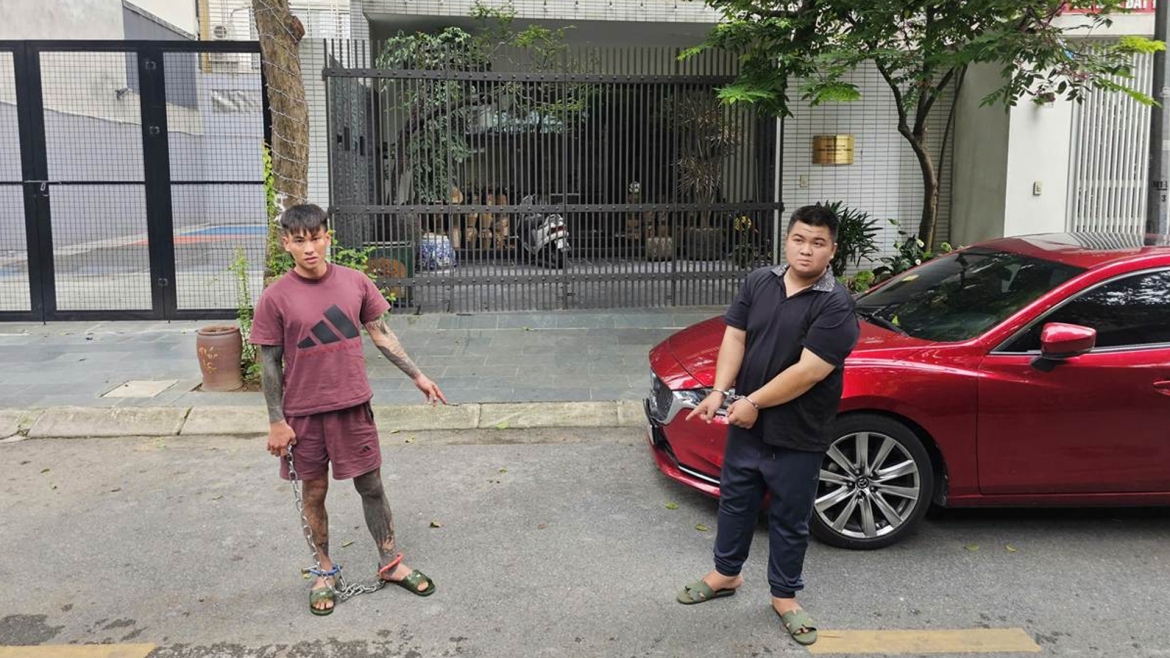 dap-kinh-o-to-trom-do-1.jpg