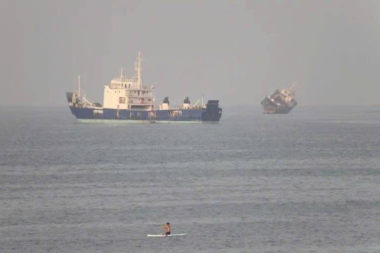 Các tàu thuyền ở eo biển Hormuz gần Bandar Abbas ở Iran (Ảnh: Hãng thông tấn Tây Á/Reuters)
