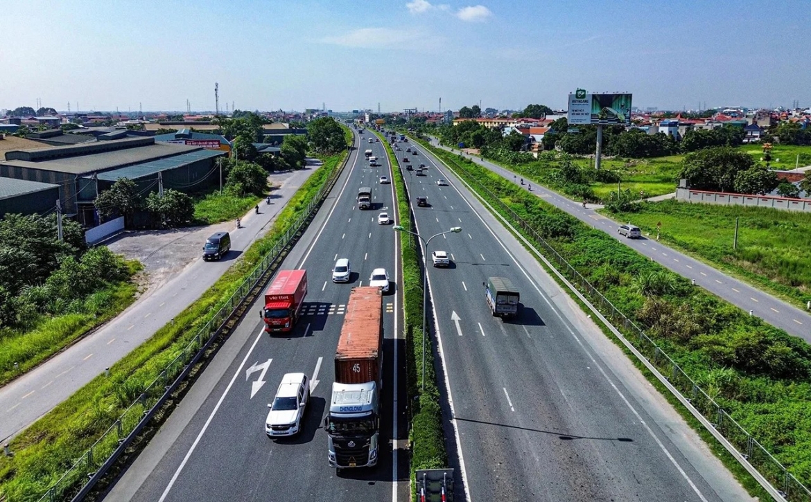 giu-khoang-cach-an-toan-2.jpg