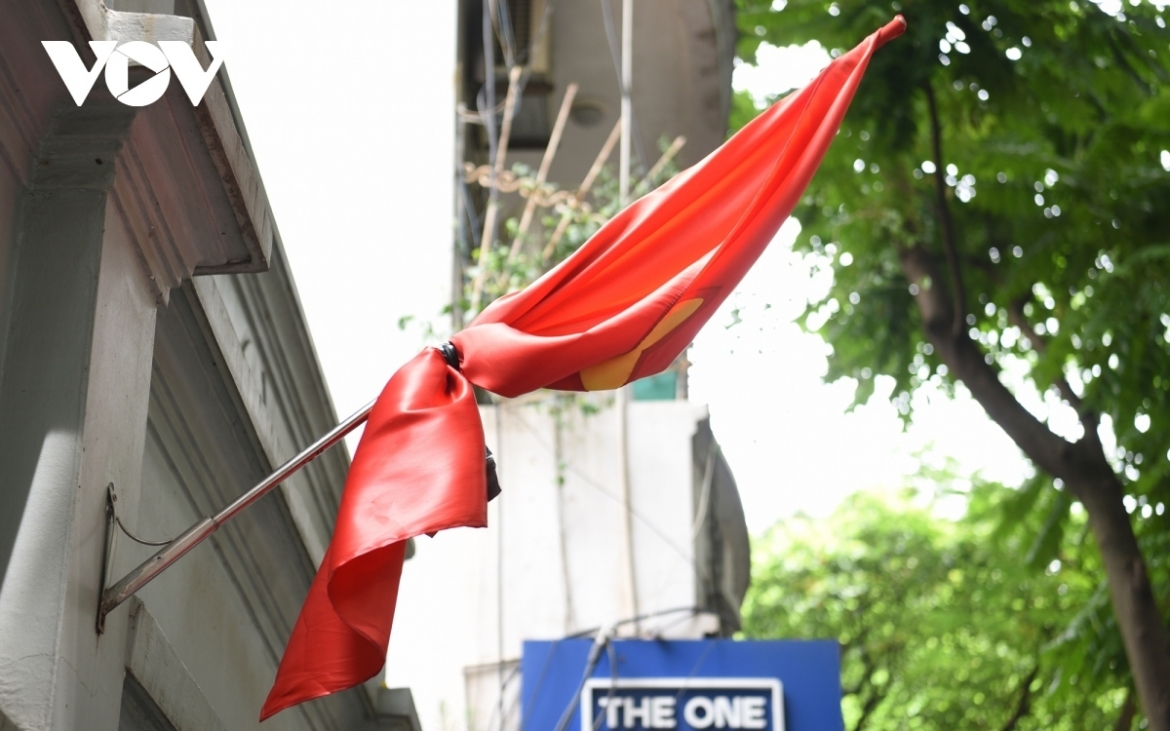 ha_noi_treo_co_ru_4_0.jpg