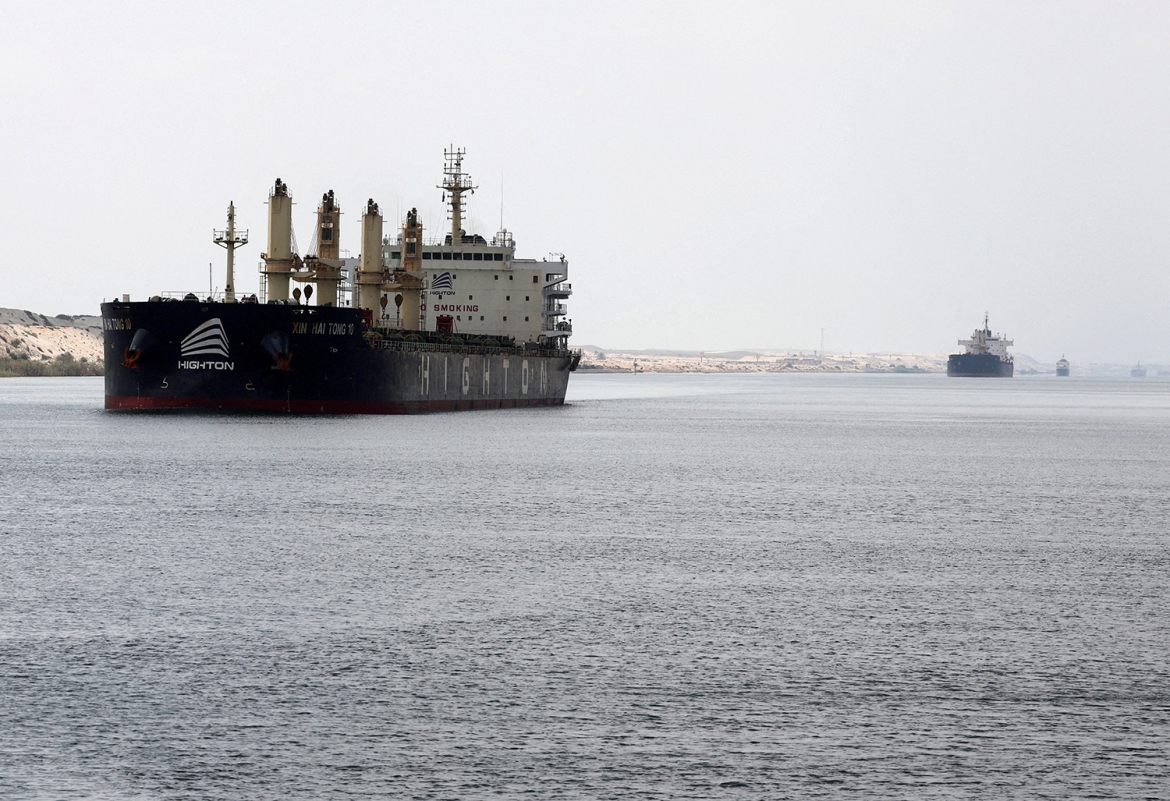 Tàu thuyền lưu thông trên kênh đào Suez tại thành phố Ismailia, Ai Cập, ngày 31/7/2025. Ảnh: Reuters