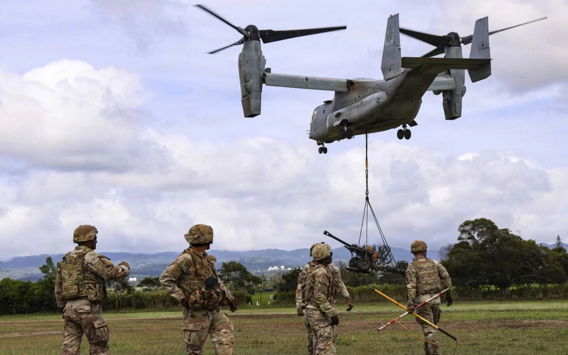 linh-my-luc-quan-my-may-bay-my-mv-22b-osprey-nhac-luu-phao-m119-105-mm-8-2026-.bo-quoc-fong-my.jpg