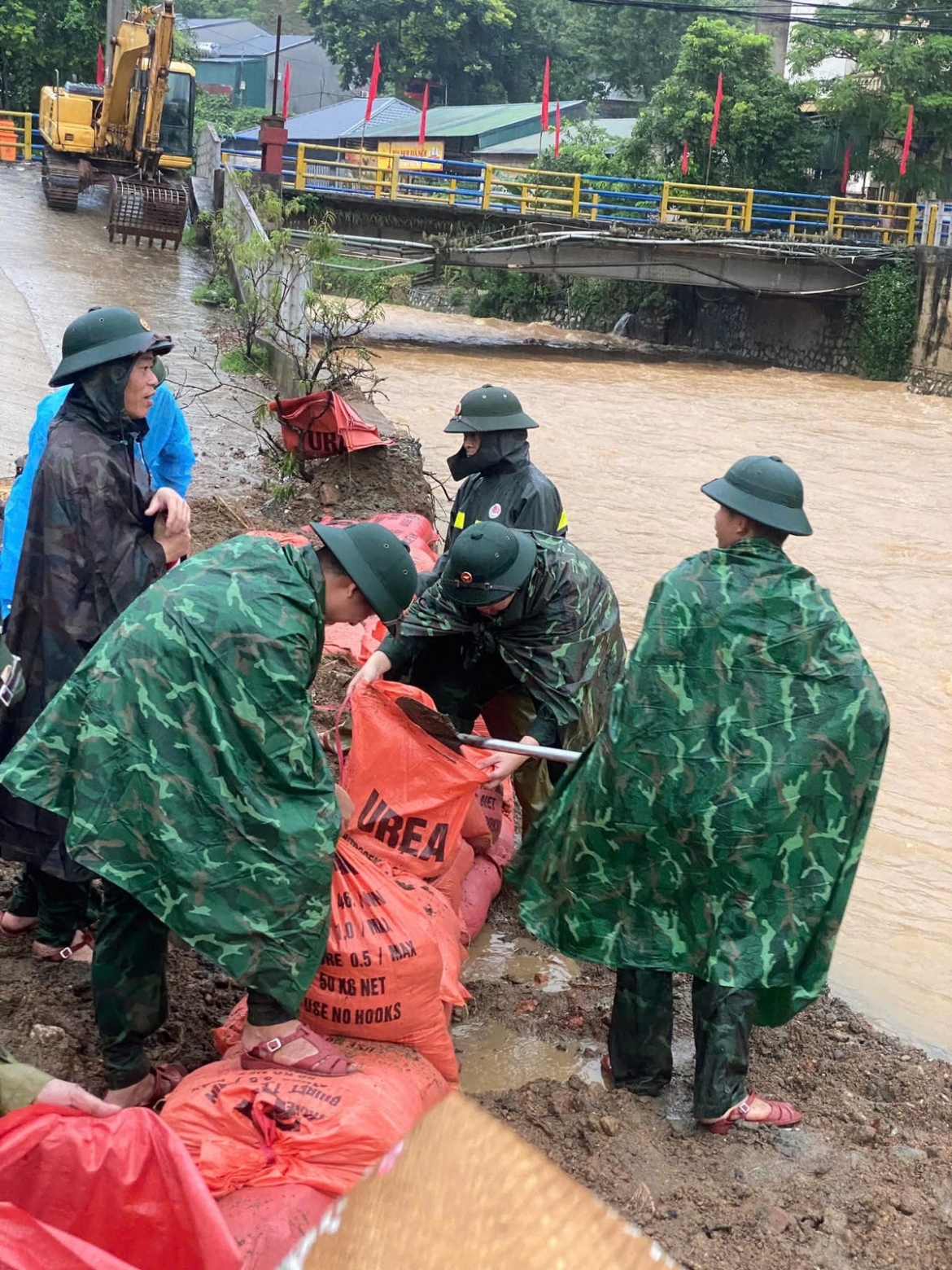 luc-luong-bo-doi-bien-phong-tinh-lang-son-tham-gia-khac-phuc-hau-qua-mua-lu-gay-ra.-anh_-bo-doi-bien-phong-tinh-lang-son.jpeg
