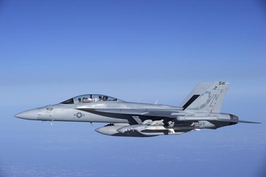 Máy bay tác chiến điện tử EA-18G Growler. Ảnh: Reuters