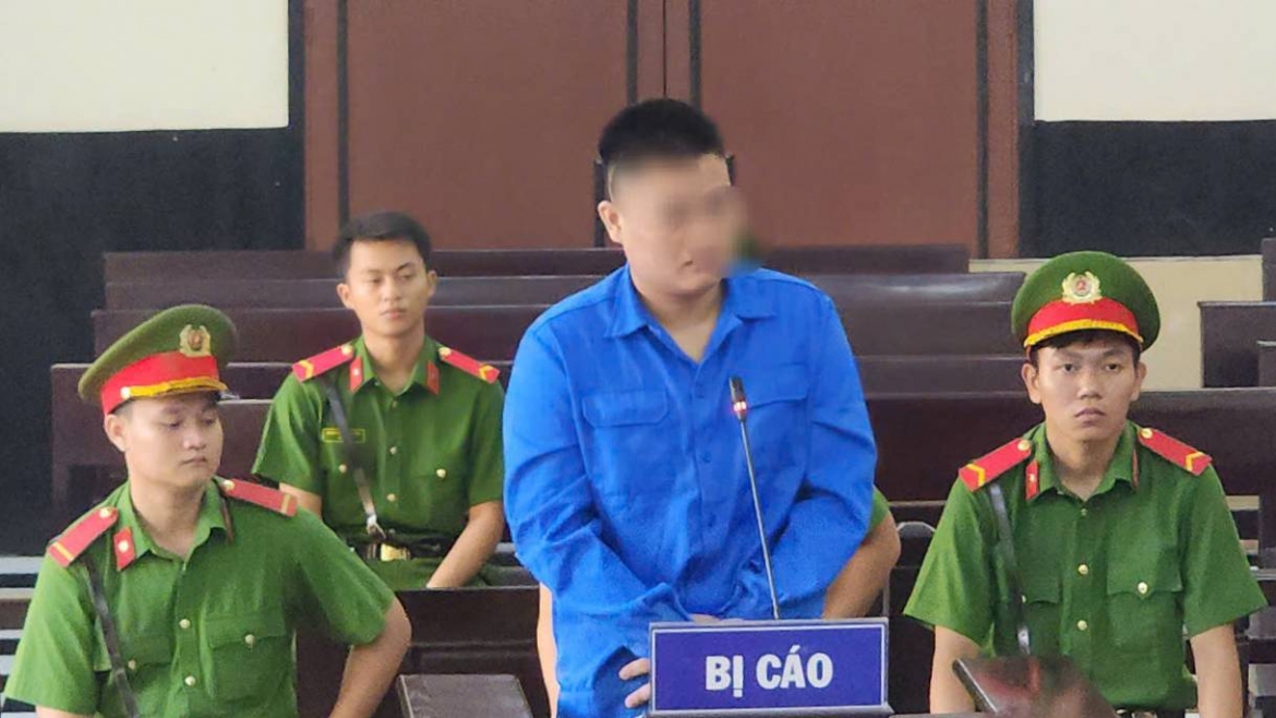 nem-bom-xang.jpg