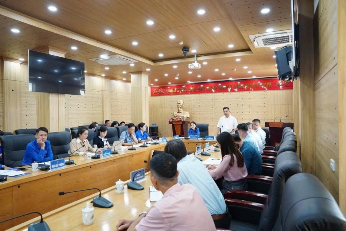 Tổ công tác Hội đồng Đội Trung ương làm việc với Tỉnh đoàn, Hội đồng Đội tỉnh Thanh Hóa, nhằm làm rõ những vấn đề về việc thực hiện Nghi thức Đội TNTP Hồ Chí Minh tại một số cơ sở trên địa bàn