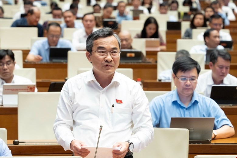nguyen-phi-hung.jpg