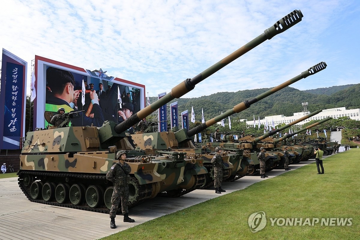 Pháo tự hành K9. Ảnh: Yonhap