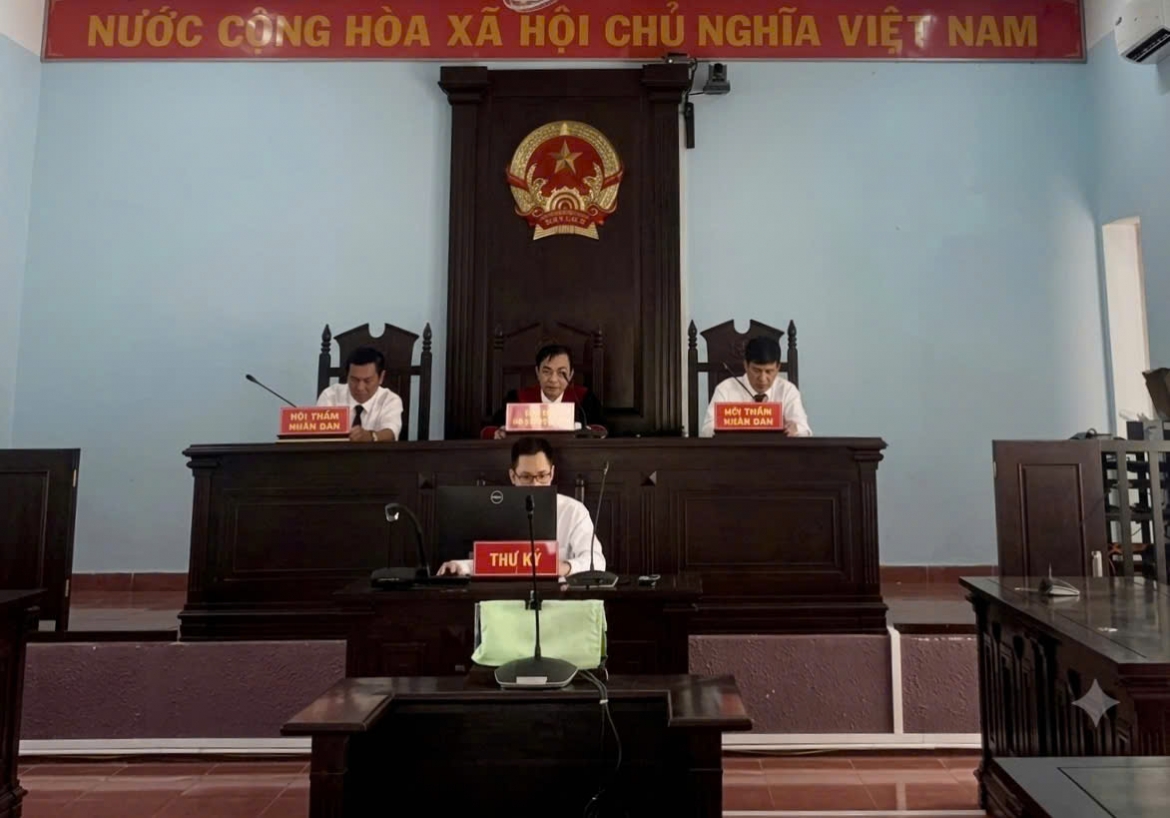phien-toa-xet-xu-dau-tien-do-vien-ksnd-khoi-kien.jpeg