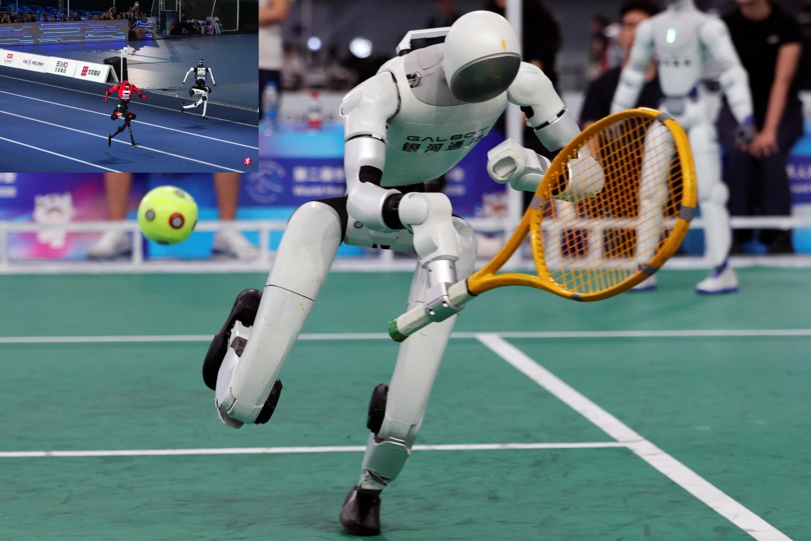 robot_hinh_nguoi_phi_than_cuu_bong_trong_man_thi_dau_bieu_dien_mon_tennis_anh_reuters_20260823001257.jpg