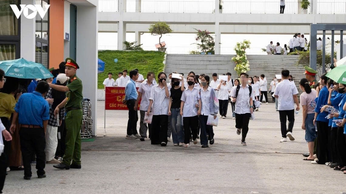thi-sinh-thi-lai.jpg