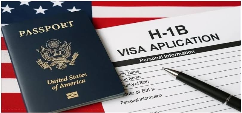 Chính quyền Tổng thống Trump thúc đẩy siết thị thực lao động trình độ cao H-1B. Ảnh: IT