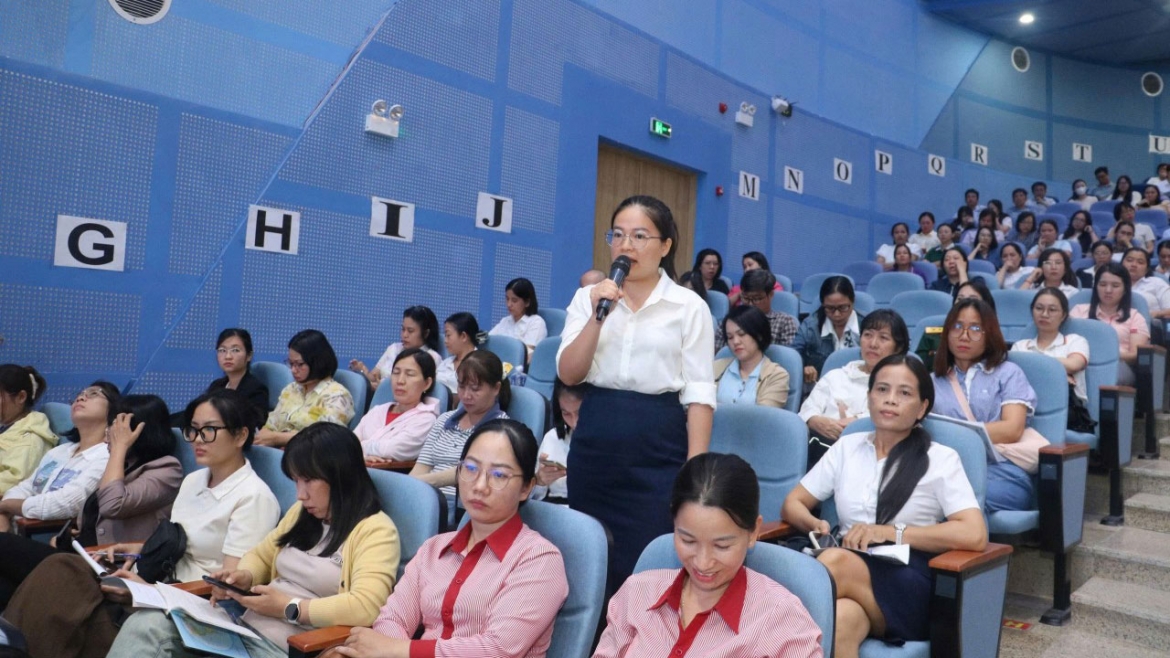 thue-khanh-hoa-doi-thoai-chinh-sach-voi-nguoi-nop-thue.jpg