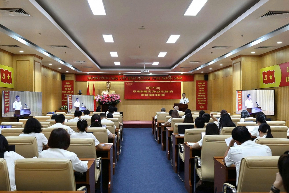 toan-canh-hoi-nghi.jpg