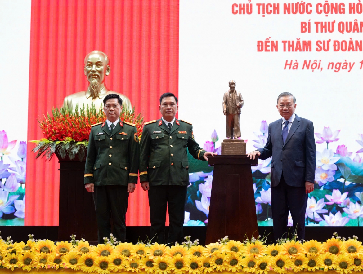 tong-bi-thu-chu-tich-nuoc-to-lam-gap-su-doan-3.jpg