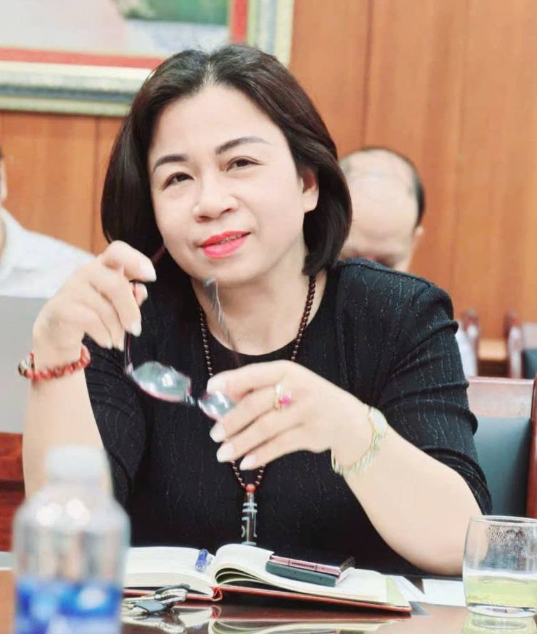 ts-duong-minh-hue.jpg