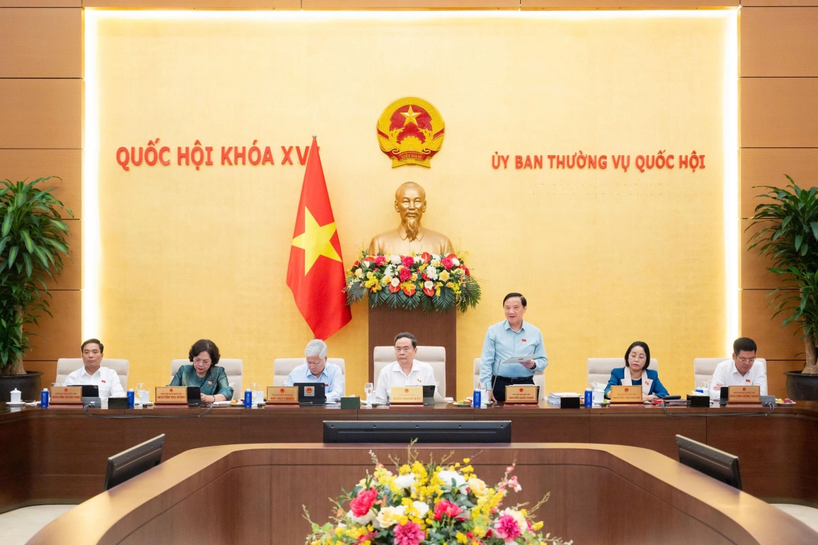 uy-ban-thuong-vu-quoc-hoi.jpg