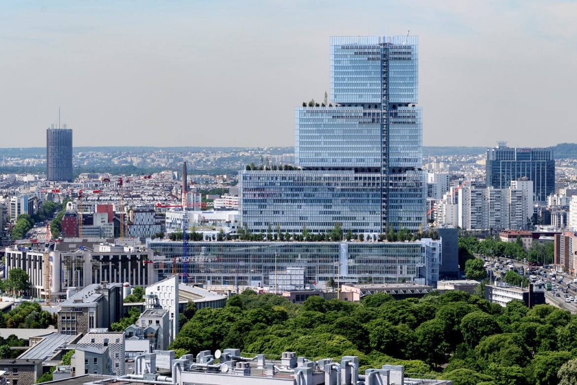 vien-cong-to-paris.jpg
