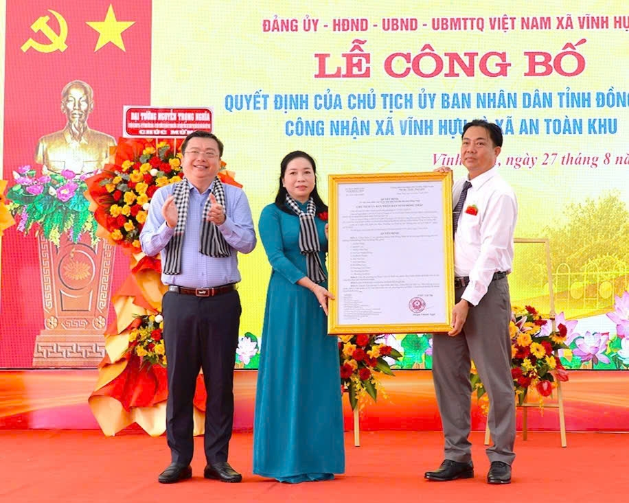 xa-vinh-huu-nhan-quyet-dinh-xa-an-toan-khu.jpg