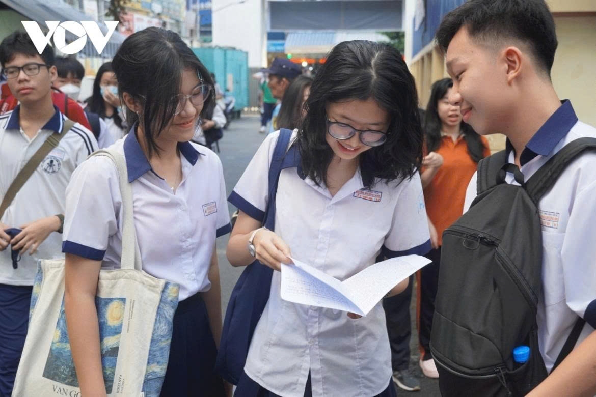 Mùa tuyển sinh 2026 không chỉ cho thấy xu hướng chọn ngành của gần 900.000 thí sinh, mà còn phản ánh tác động của chính sách, thị trường lao động và làn sóng chuyển đổi số, AI