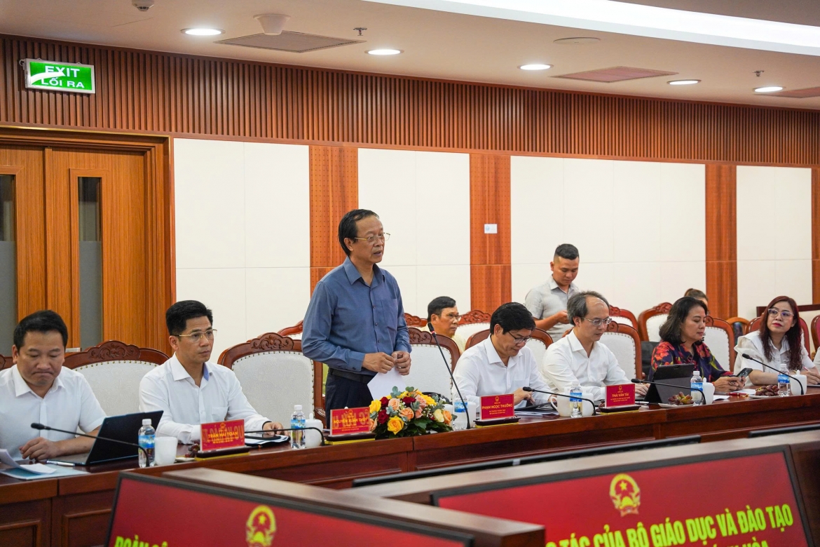 Thứ trưởng Bộ Giáo dục và Đào tạo Phạm Ngọc Thưởng đoàn công tác làm việc với UBND tỉnh Khánh Hòa