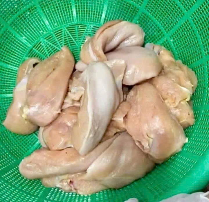 bua-an-ban-tru-1.jpg