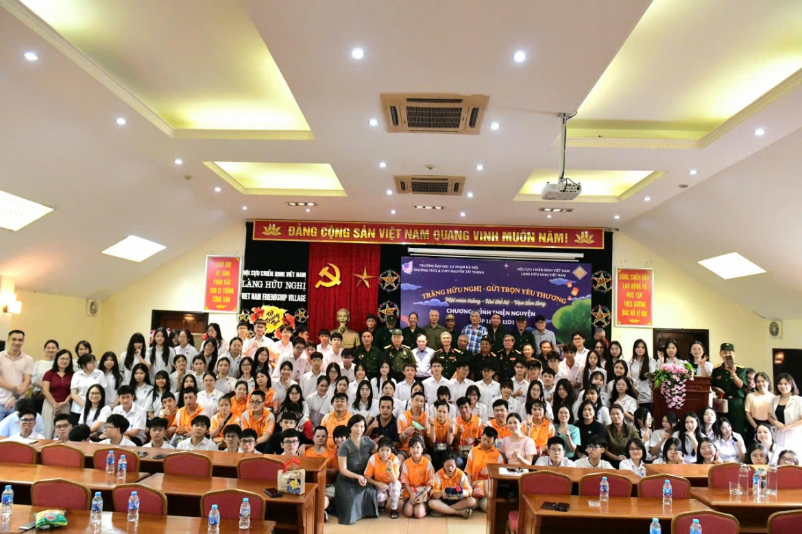 cac-em-hoc-sinh-truong-nguyen-tat-thanh-tri-an-cuc-chien-binh.jpg