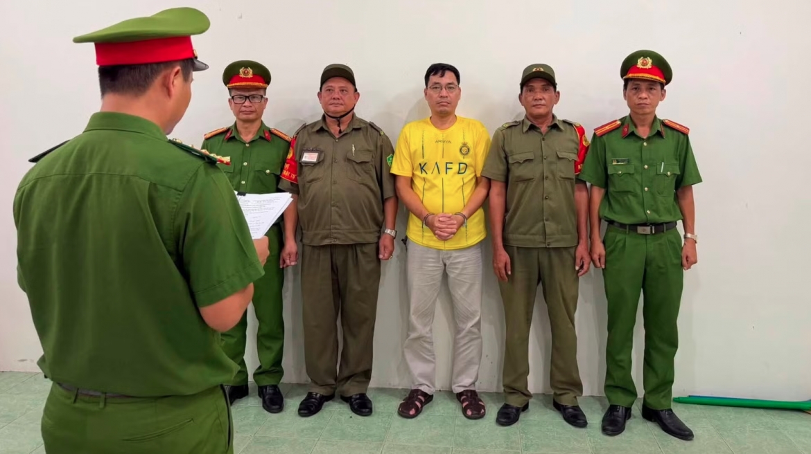 chan-xe-hanh-hung-nguoi-khac.png