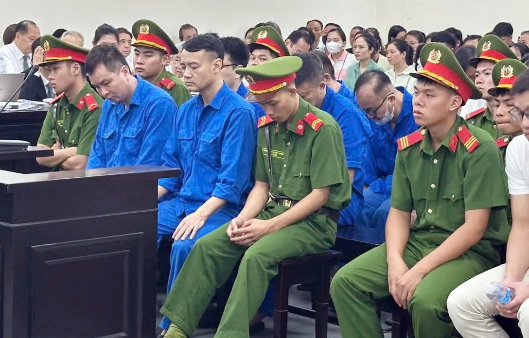 cuu-can-bo.jpg