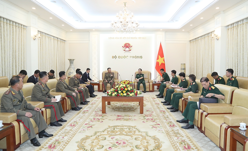 dai-tuong-phan-van-giang-tiep-trieu-tien-3.jpg