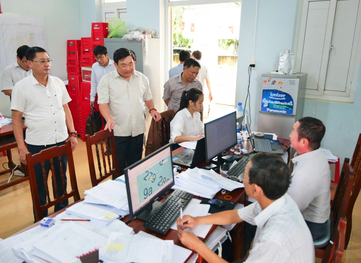 Lãnh đạo UBND tỉnh Khánh Hòa động viên lực lượng bồi thường, giải phóng mặt bằng
