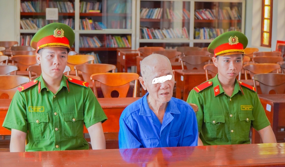 Đối tượng Trần Hoàng Minh tại cơ quan Công an