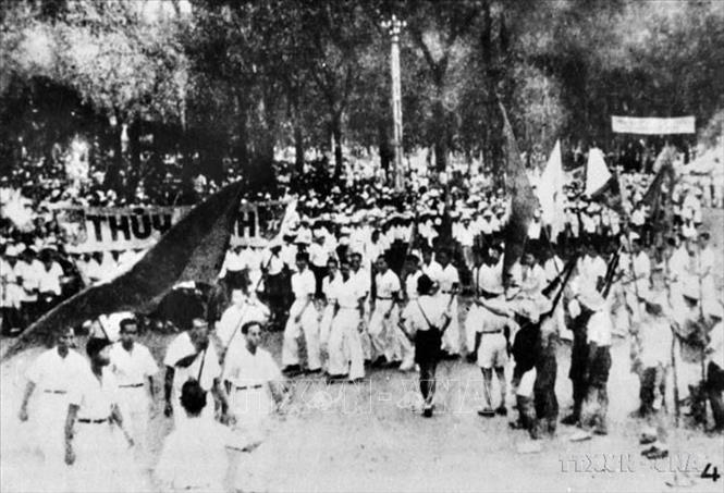 dong-bao-sai-gon-tong-khoi-nghia.jpg