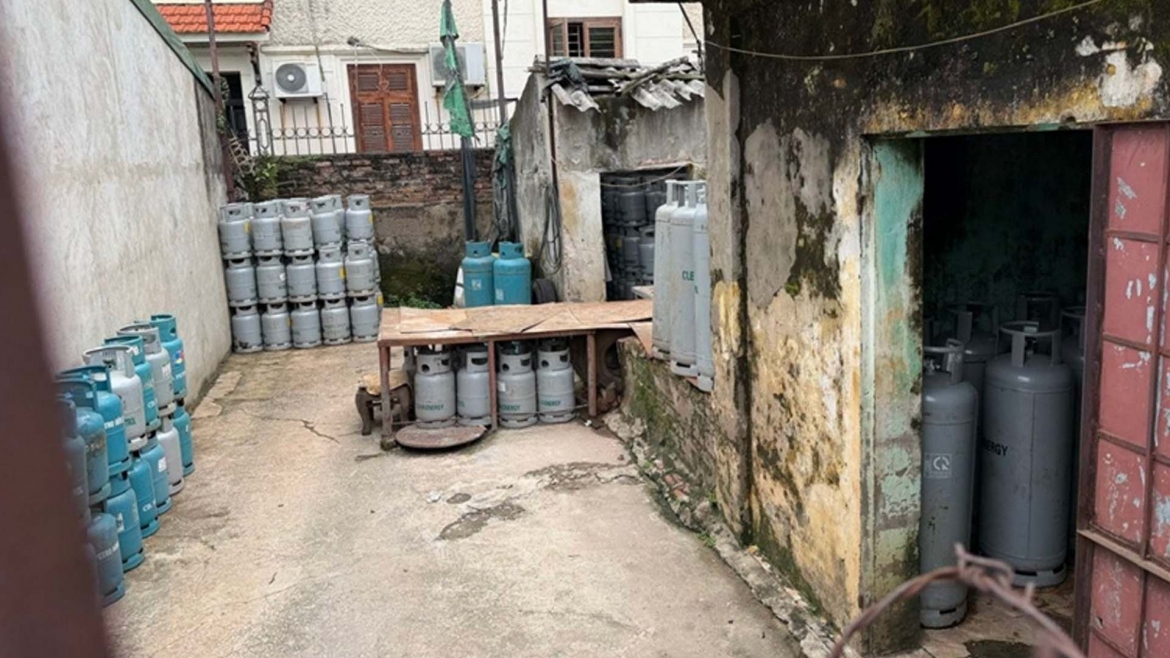 ha-noi-phat-hien-nhieu-co-so-san-chiet-gas-trai-phep-gas-gia-2.jpg