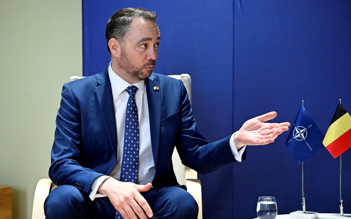 ngoai-truong-bi-maxime-prevot-co-bi-nato-co-nato-bi-.reu_.jpg