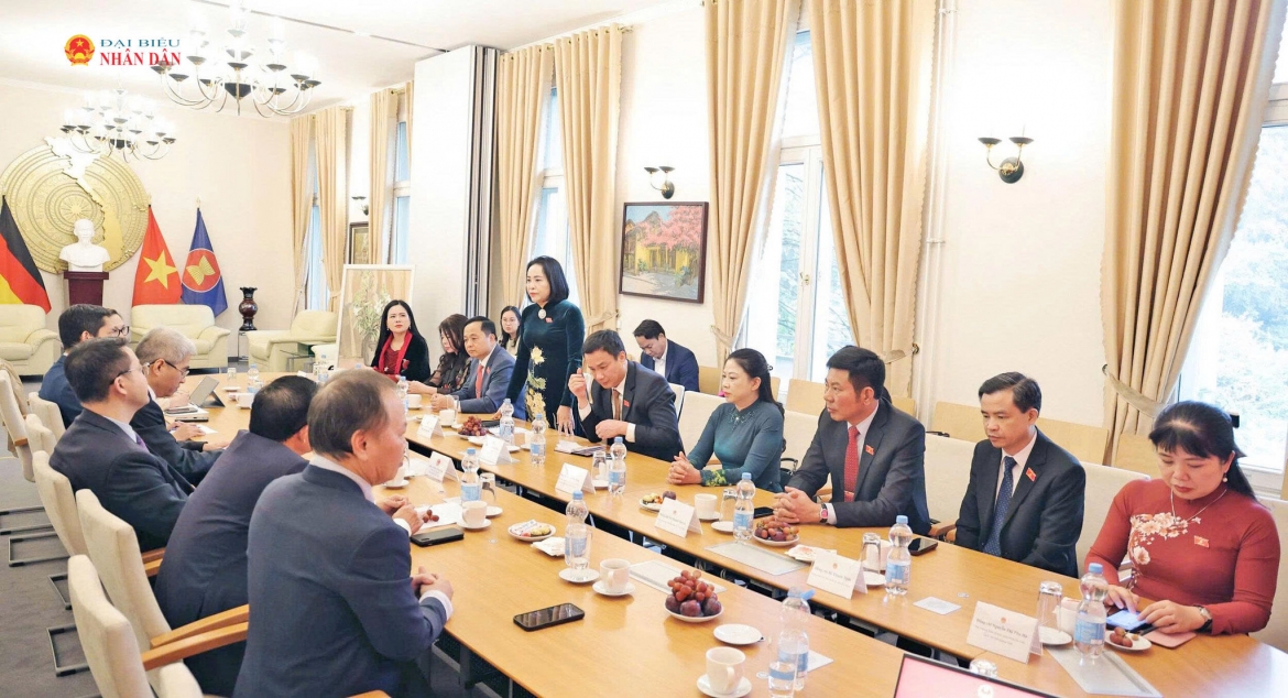 Phó Chủ tịch Quốc hội Nguyễn Thị Thanh thăm Đại sứ quán Việt Nam và gặp gỡ đại diện cộng đồng người Việt Nam tại Đức (Ảnh: Báo Đại biểu Nhân dân).