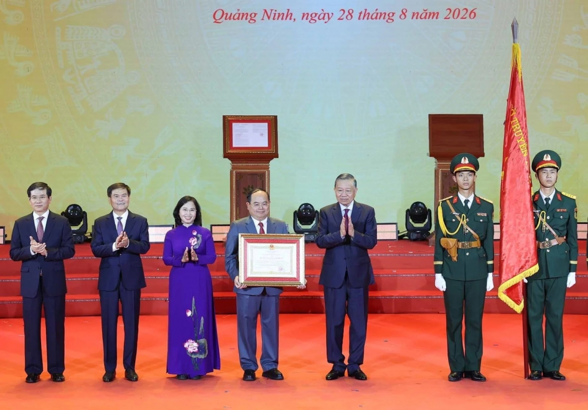 quang-ninh-len-thanh-pho.jpg