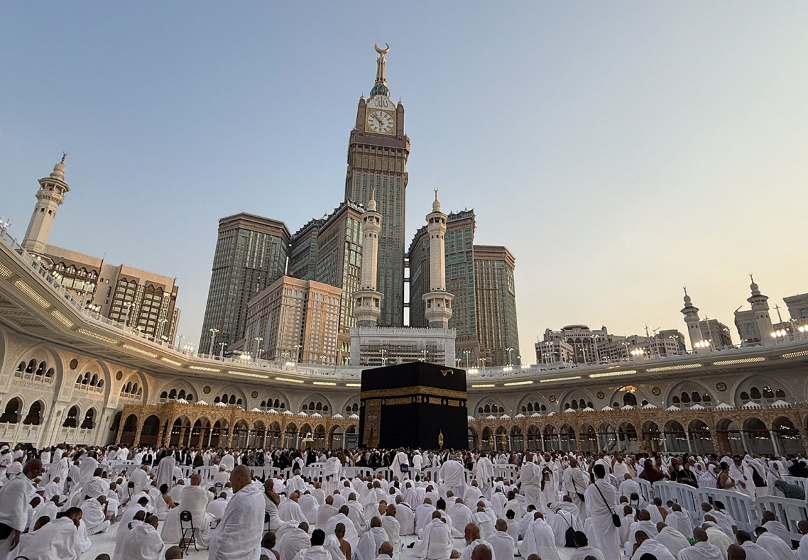Các tín đồ Hồi giáo thực hiện nghi lễ Umrah tại Đại Thánh đường ở thánh địa Mecca, Saudi Arabia, ngày 14/9/2026. Ảnh: Reuters