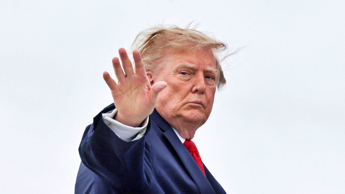 Ông Trump được cho là bác đề xuất mở lại Eo biển Hormuz của Iran (Ảnh: Reuters).