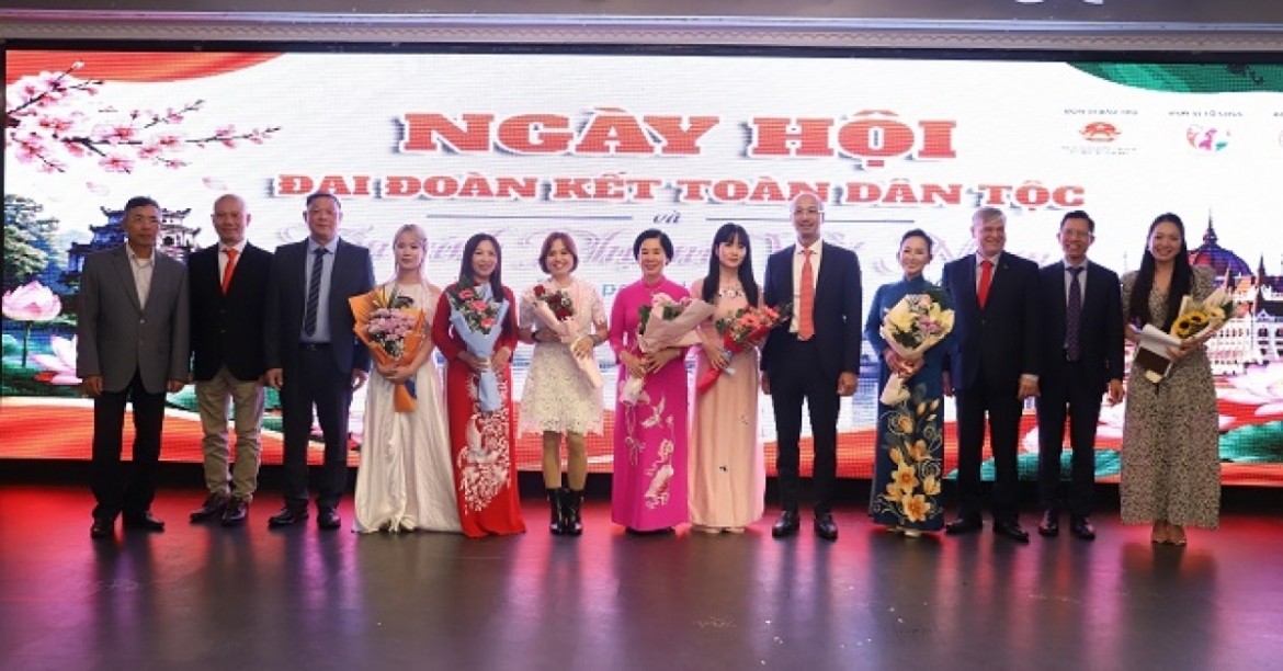 13-ngay_hoi_ln.jpg
