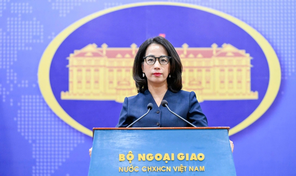 13.10.26-npn-bng-pham-thu-hang.jpg
