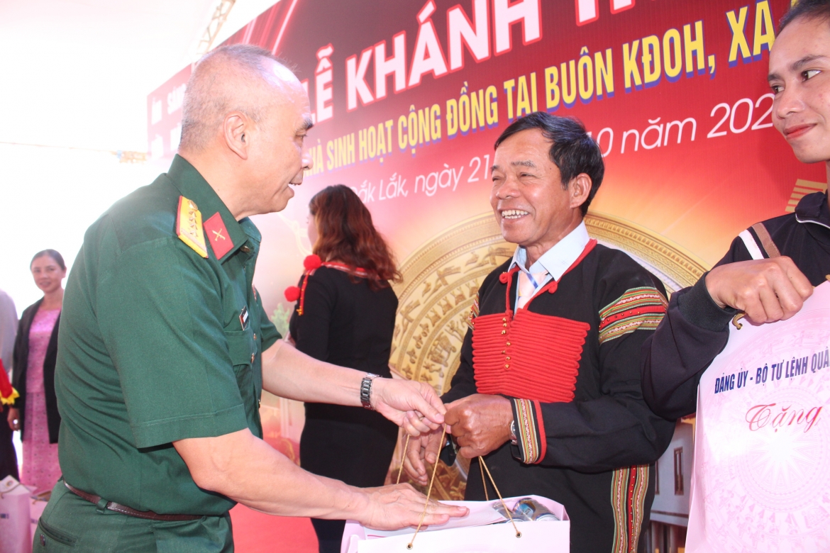 21-10-quan-khu-5-ban-giao-2-nha-cong-dong-7.jpeg