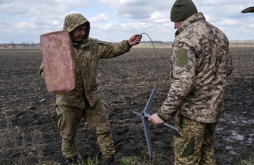 Nhà Trắng bị nghi ra lệnh hạn chế Starshield của Ukraine. Ảnh: Reuters
