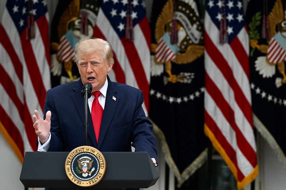 Ông Trump cảnh báo tấn công cơ sở hạt nhân của Iran tại Núi Pickaxe. Ảnh Reuters