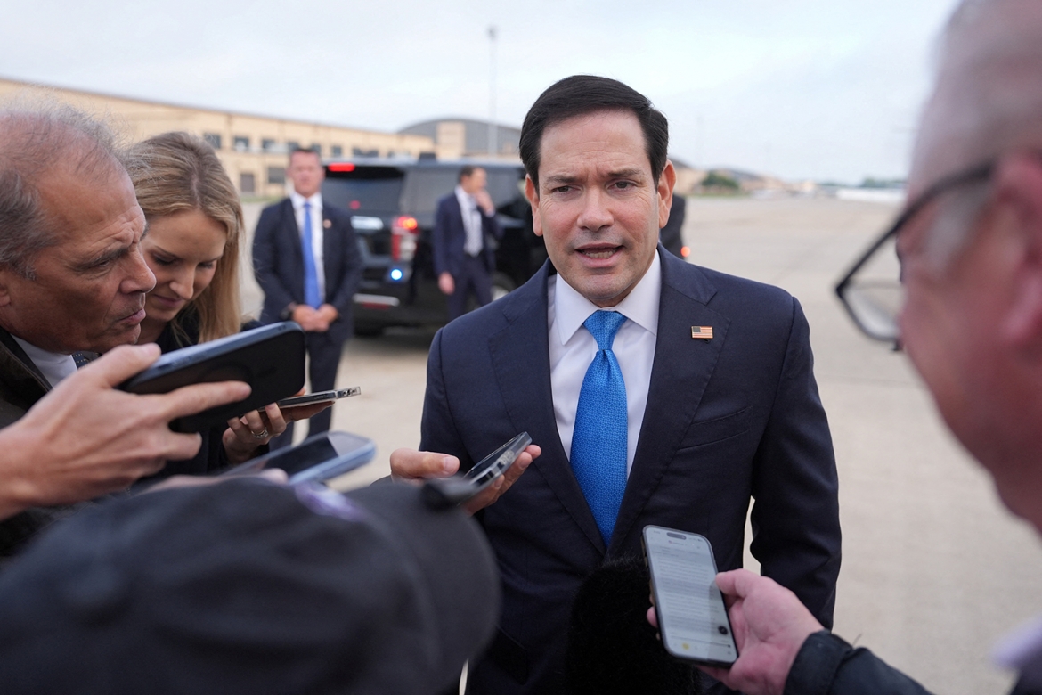 Ngoại trưởng Mỹ Marco Rubio phát biểu với báo giới tại Căn cứ Liên hợp Andrews ở bang Maryland, ngày 5/10/2026. Ảnh: Reuters