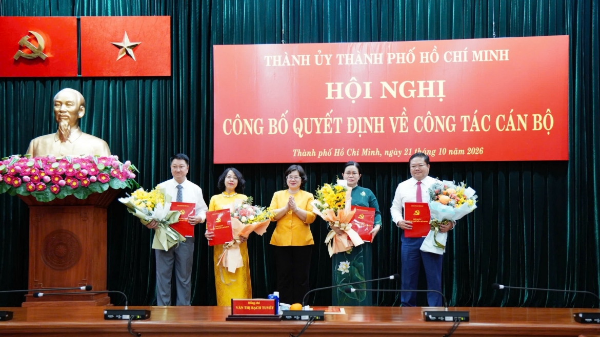 thanh-uy-tp.hcm-dieu-dong-chi-dinh-4-can-bo.jpg